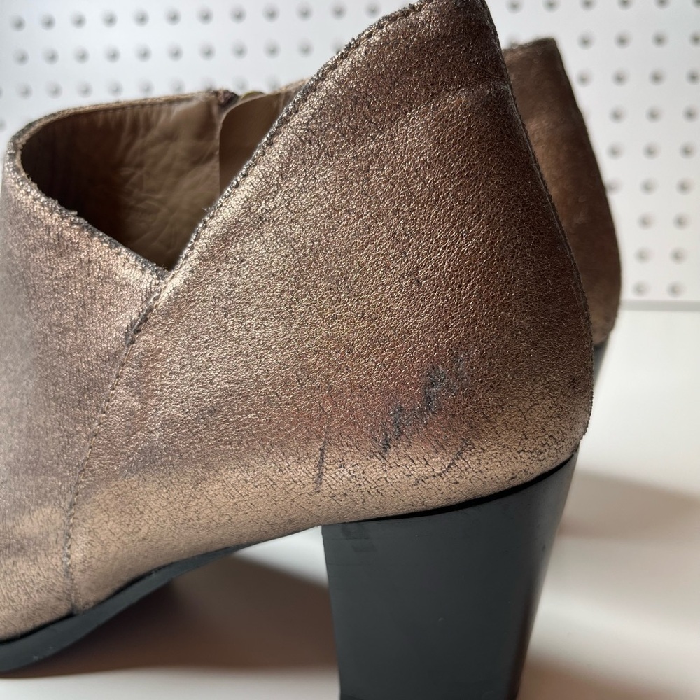 Italeau Marisa Booties EU 39 US 8.5 Gold Leather Waterproof Block Heel Metallic - Picture 8 of 16